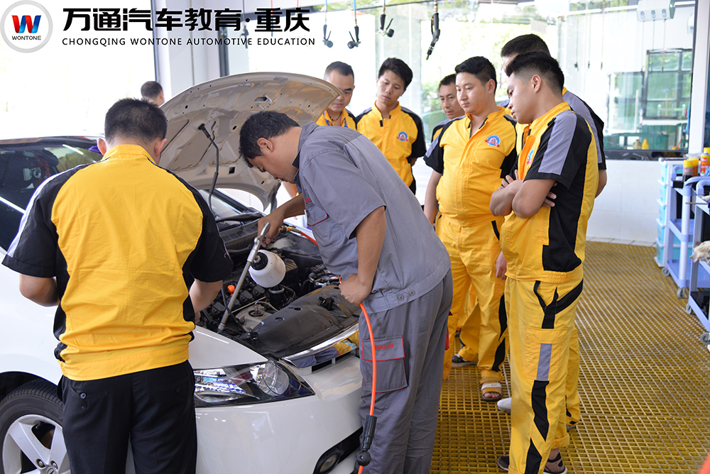 现在,那期美途客汽车美容装潢店长班的学生都学得怎样?