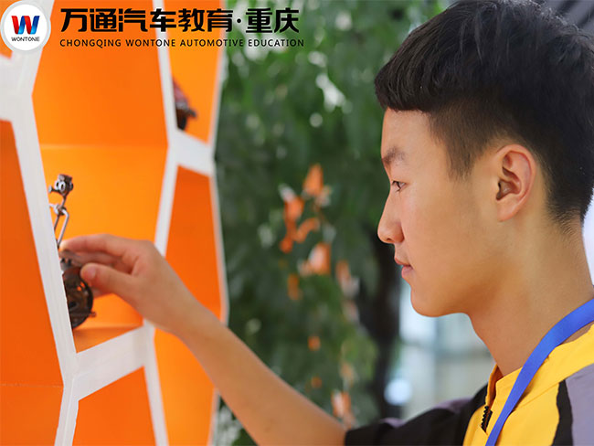 【重庆万通新生故事】跨越500多公里的求学路,他为何如此坚定?