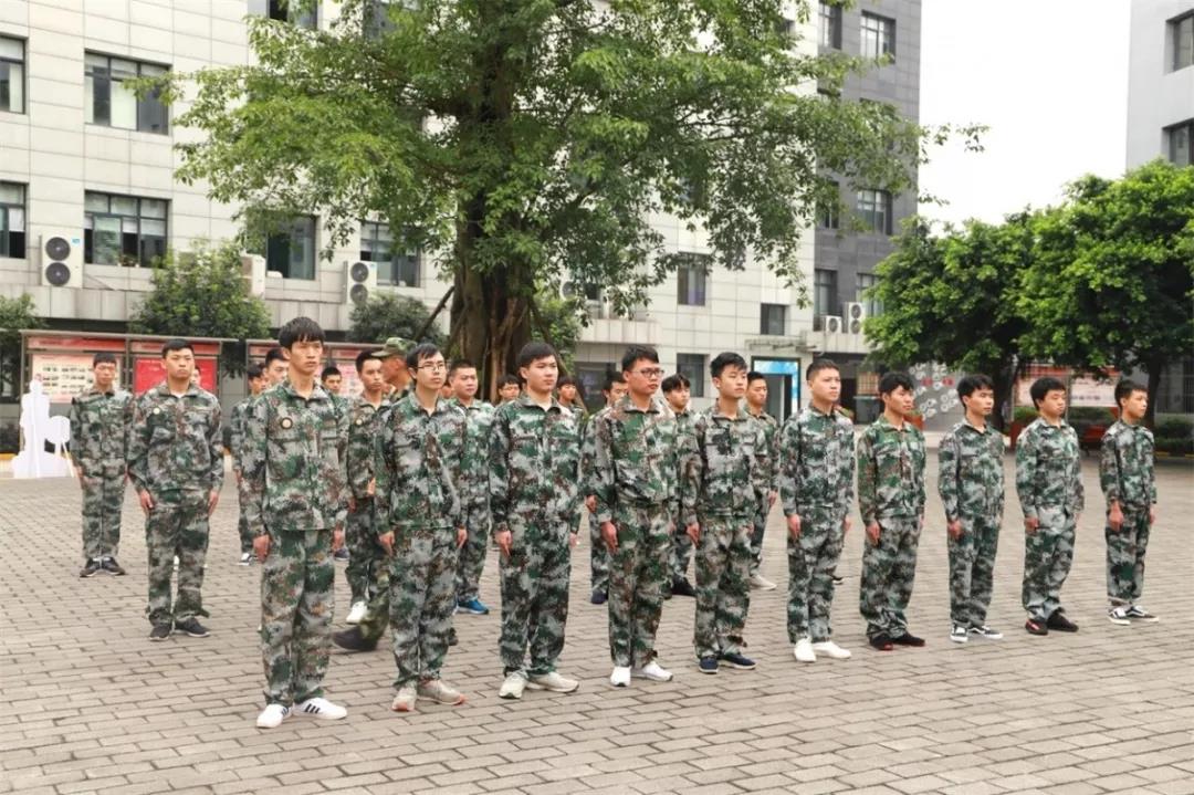 重庆万通:金秋九月,万通军训进行时