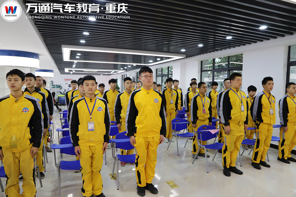 重庆万通携手途虎养车,校企合作共筑新篇