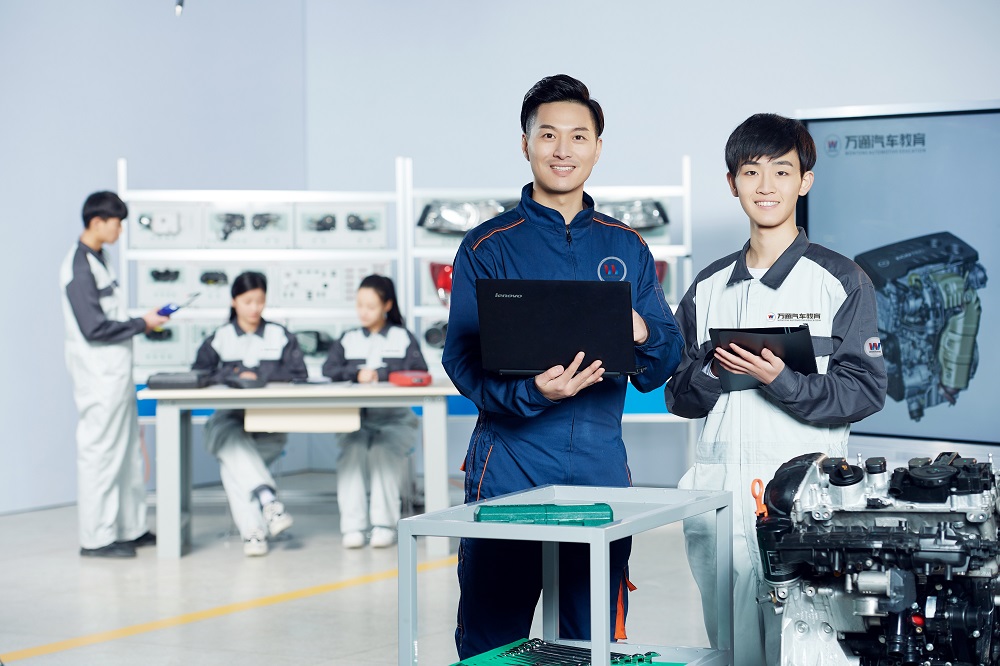 重庆万通:学技术学什么有前途?奔驰定向班一份努力三份收获