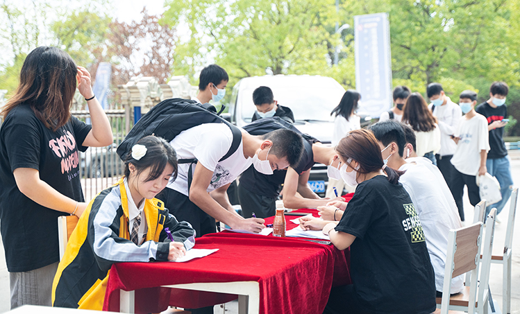 开学季 | 欢迎新同学，重庆万通开学啦！