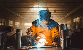 在外打工，又苦又累！学焊工家门口就有好工作！