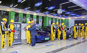 两会点名！这两大赛道人才紧缺，速度抢占职业风口