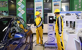 政策利好+市场爆发！学新能源汽车技术，青年逆袭正当时｜附靠谱择校指南