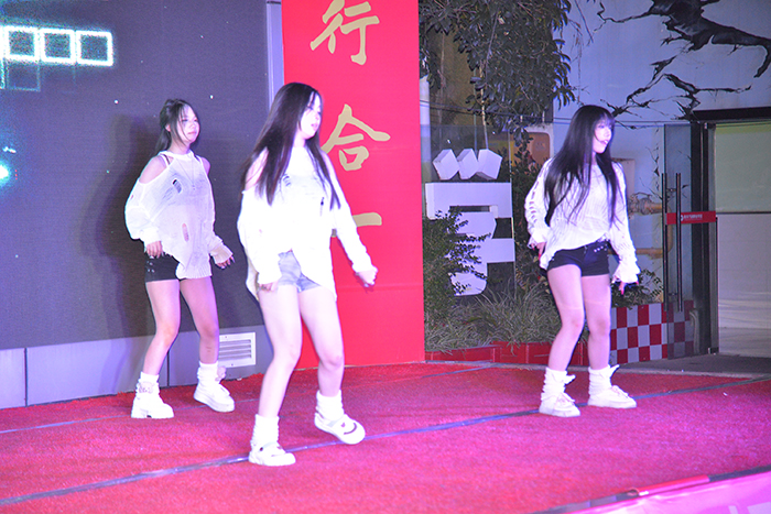 2025重庆万通职业学校国庆晚会