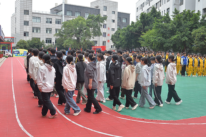 重庆万通职业学校2025年秋季军训表彰