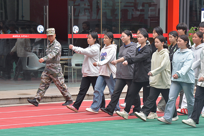 重庆万通职业学校2025年秋季军训表彰