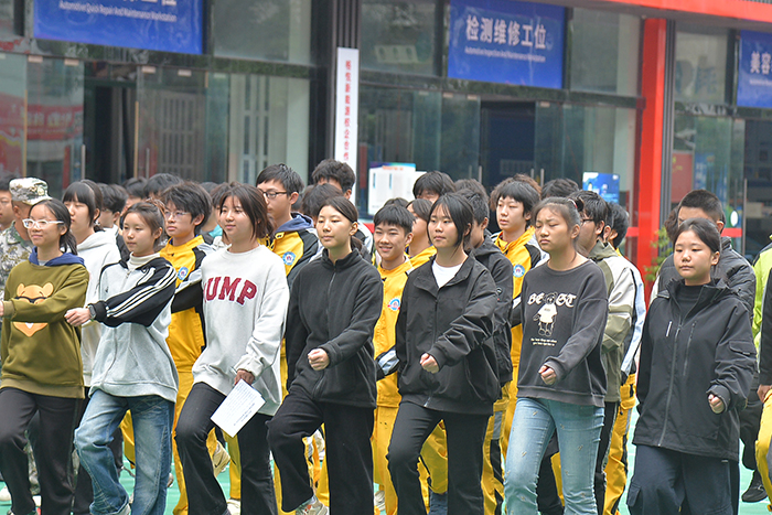 重庆万通职业学校2025年秋季军训表彰